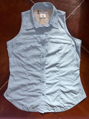 Columbia Light Blue Sleeveless Button-Down Camping/Hiking Vest